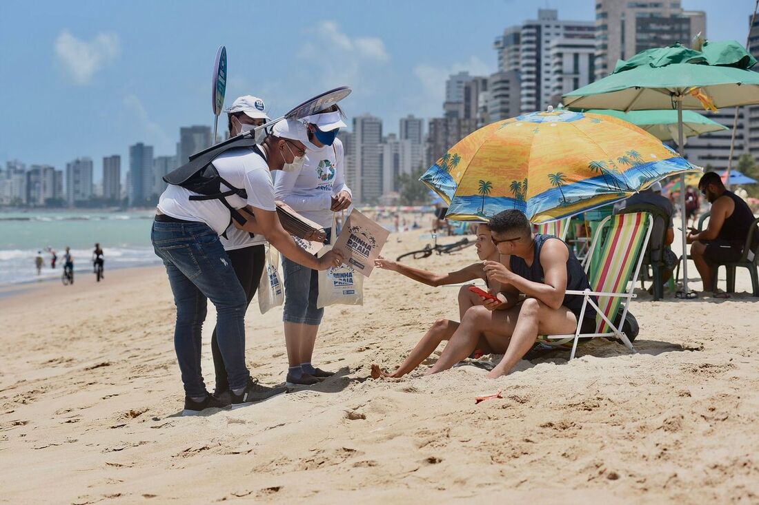 Rebecca Regnier pede ação urgente contra lixo nas praias de Jaboatão