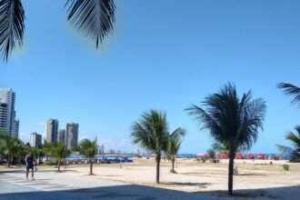 Orla da Praia de Candeias, em Jaboatão dos Guararapes, em foto de arquivo de 2023